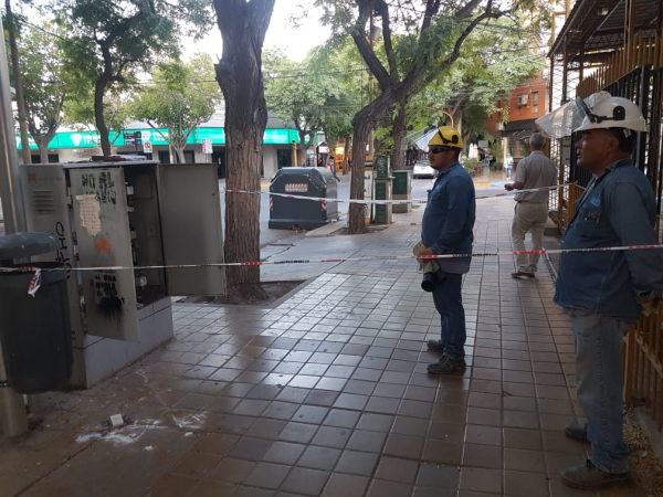 Tremendo Susto En Pleno Centro Capitalino Por Un Gabinete Que Casi Se