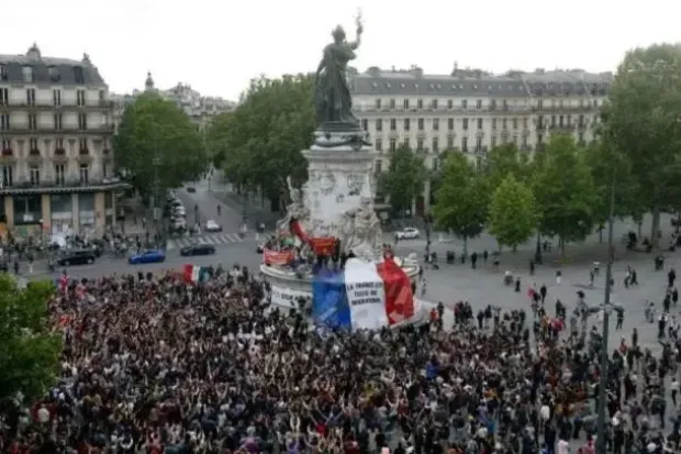 La unión de la izquierda gana las elecciones en Francia y frena a la