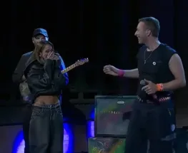 Tini Stoessel cantó con Coldplay en el programa Saturday Night Live